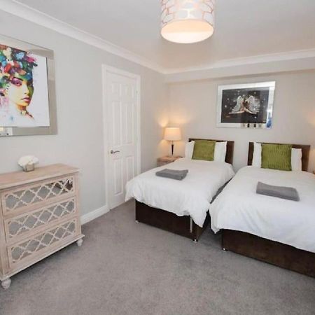 Pelican-Stylish 2-Bed Apartment Close To Beach & Town Scarborough Exterior photo