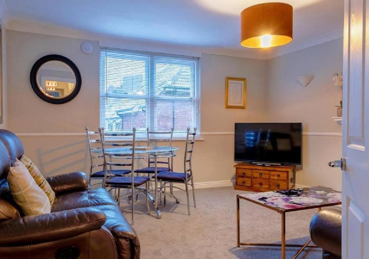 Pelican-Stylish 2-Bed Apartment Close To Beach & Town Scarborough Exterior photo