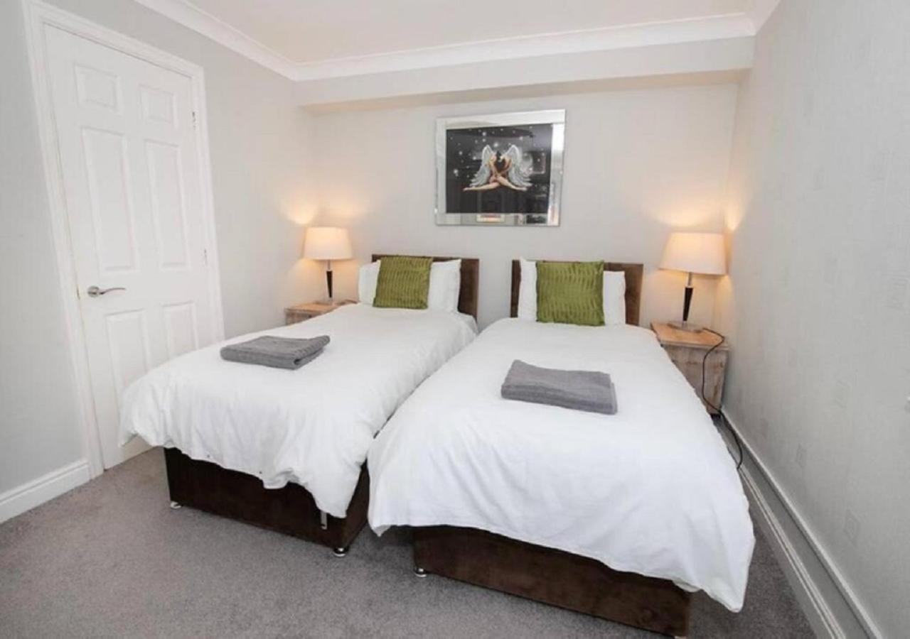 Pelican-Stylish 2-Bed Apartment Close To Beach & Town Scarborough Exterior photo